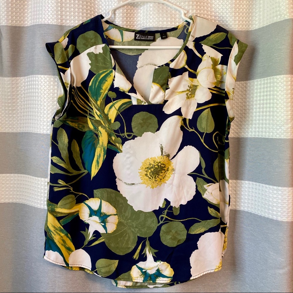 Floral Shortsleeve New York & Co blouse